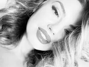 Myfreecams Watch Live Sex Cams of Ur_Wet_Desire