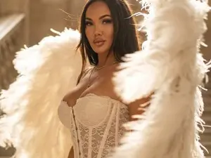 Myfreecams Live Sex Cam of LaraHarts