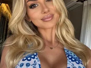 Myfreecams Watch Live Sex Cams of CorneliaBaby