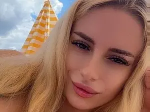 Myfreecams Live Porn of ChristiHanson