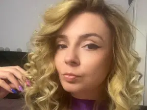Myfreecams Adult Video Chat of LovelyAria
