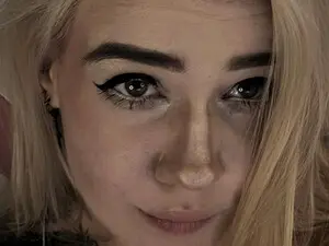 Myfreecams Free Porn Cam of RedVelveten