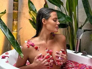 Myfreecams Live Sex Cam of Adri_sweetie