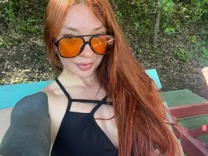 Myfreecams Live Sex Cam of alice_xxx_