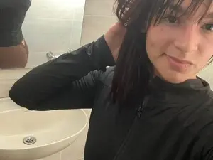 Myfreecams Watch Live Sex Cams of Bella_Rouse9