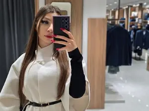 Myfreecams Sex Chat of Ellamilano9