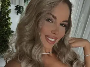 Myfreecams Adult Video Chat of ZinaSquirts