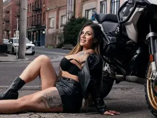 Streamate Free Live Porn of AzunaStar