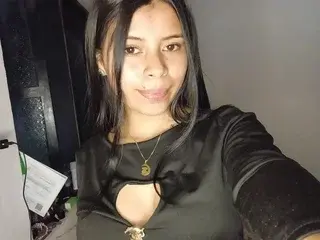 Streamate Free Live Porn of MadissonRoos