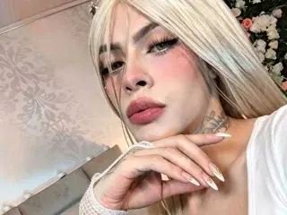 Streamate Nude Webcam of Karolfoxxi