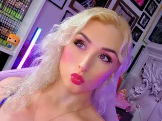 Streamate Live Sex Cam of MadameBlonde
