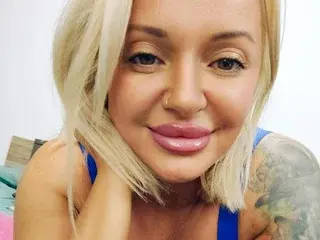 Streamate Sex Chat of BustyEmaXX