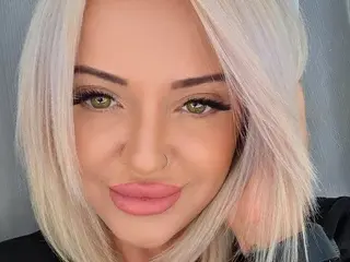Streamate Sex Cam of BustyEmaXX