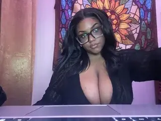 Streamate Nude Webcam of MiyahPixel