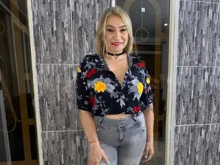 Streamate Adult Webcam of KristalCyrus