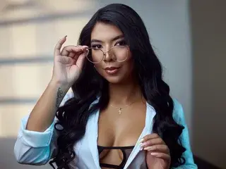 Streamate Watch Live Sex Cams of LannaSaenz