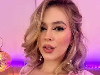Streamate Live Sex Cam of AnnieAdam