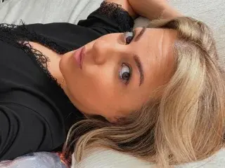 Streamate Free Live Porn of MsBelleWarick