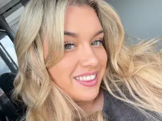 Streamate Live Porn of MelodyxxUK