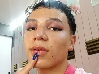 Streamate Free Live Porn of Shadow_Guy