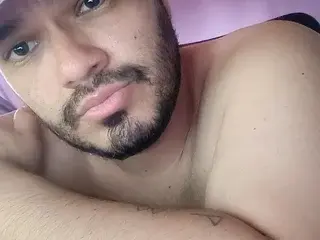 Streamate Live Porn of Alejandro_Tonks