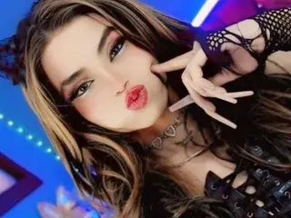 Streamate Adult Video Chat of VictoriaDior69