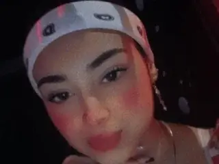 Streamate Sex Chat of Emily_Petit