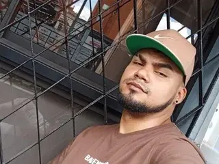 Streamate Free Porn Cam of DERECK_BUZ