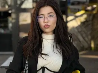 Streamate Best live sex cam show of CosmicAriana