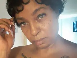 Streamate Nude Webcam of MsLindaParks52