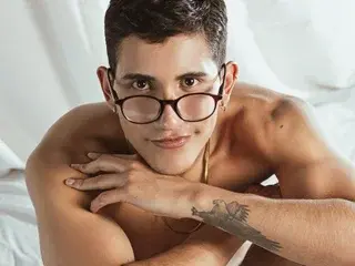 Streamate Adult Webcam of Emilio_rivs
