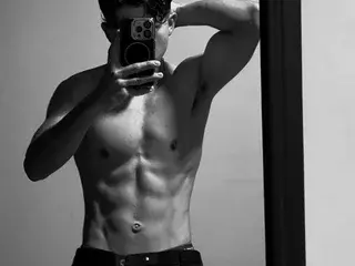 Streamate Nude Webcam of NicolaiKarav
