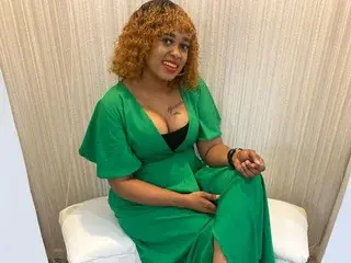 Streamate Adult Webcam of TyraHotxxxxx