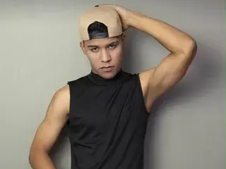 Streamate Sex Chat of colby_driscoll