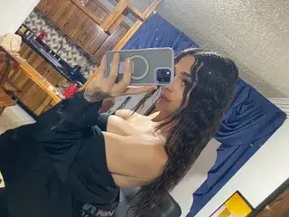 Streamate Live Sex Cam of ThaliJara