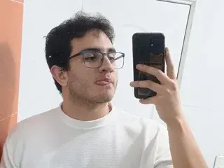 Streamate Private Sex Chat of DYLAN_SOLER