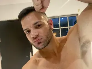 Streamate Live Sex of FrezisYmuscle