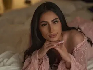 Streamate Free Live Porn of AvaLyynn