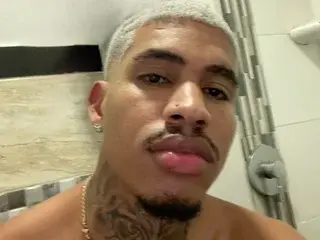 Streamate Watch Live Sex Cams of Drakehottt
