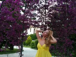 Streamate Free Live Porn of blondeangel_4u2