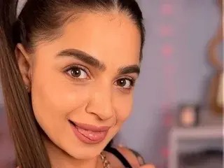 Streamate Free Porn Cam of PureEllie