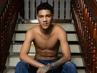 Streamate Nude Webcam of Mael_Jason
