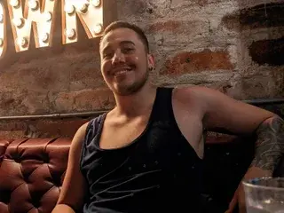 Streamate Sex Cam of Foxxxman