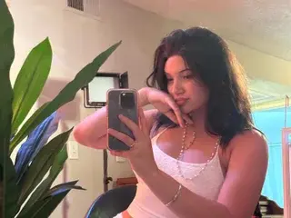 Streamate Live Sex of ivyXrosee