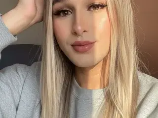 Streamate Live Porn of monserrat22