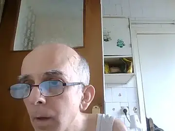Stripchat Free Live Porn of mariusica1@xh