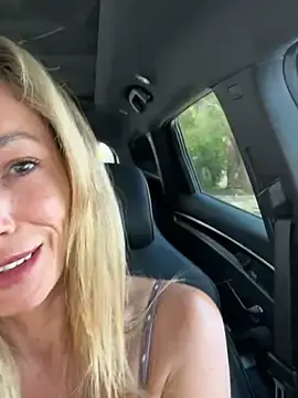 Stripchat Free Live Porn of SweetAlegra_