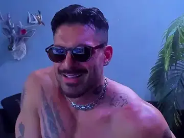 Stripchat Live Sex of dennis_cox1