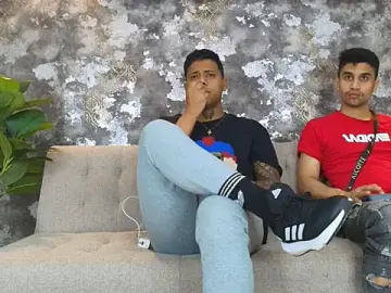 Stripchat Adult Webcam of Alejandro_and_Deiby