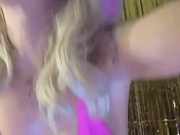 Stripchat Live Sex Cam of SereneXX